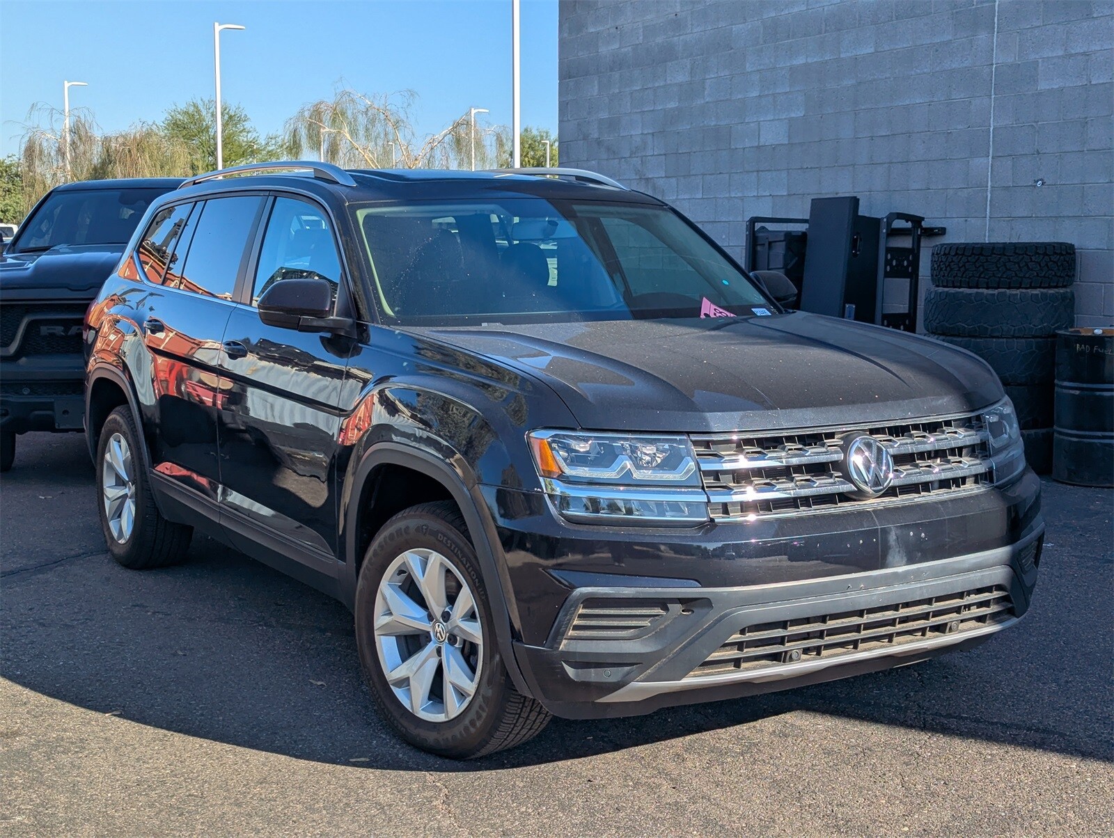 2018 Volkswagen Atlas V6 Launch Edition photo 3