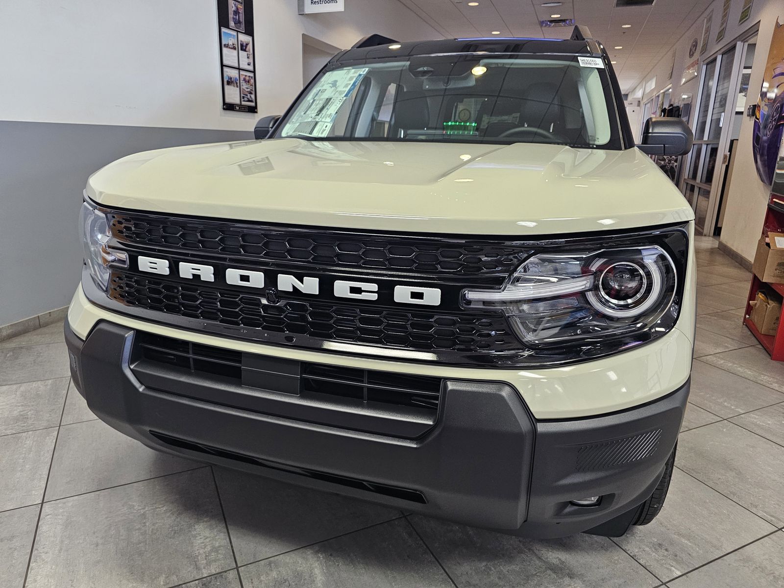 2025 Ford Bronco Sport Outer Banks - Photo 2