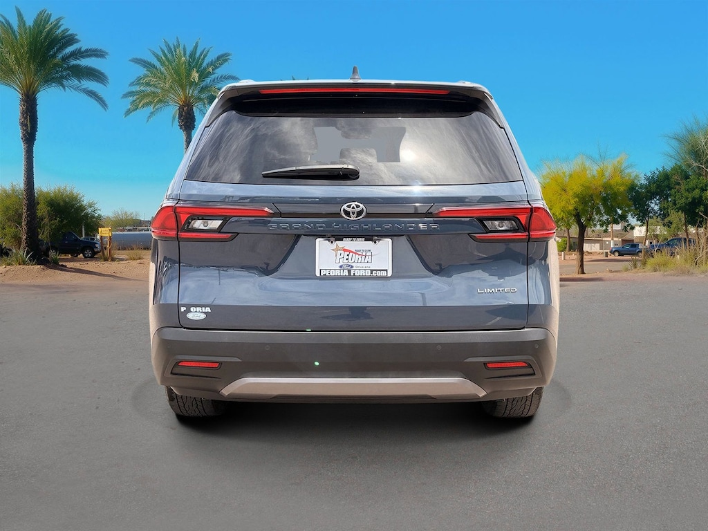 Used 2025 Toyota Grand Highlander Limited SUV
