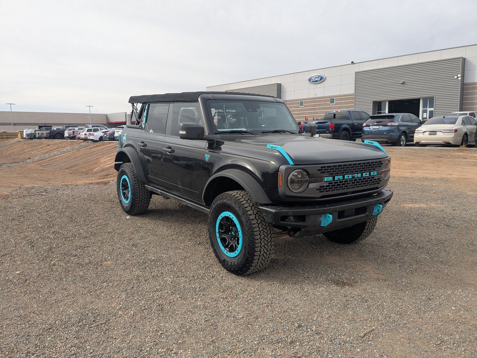 View vehicle photo 3