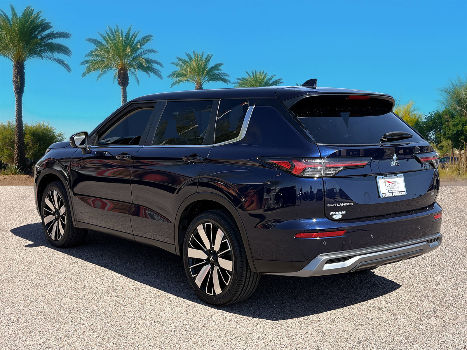 Used 2025 Mitsubishi Outlander SE SUV