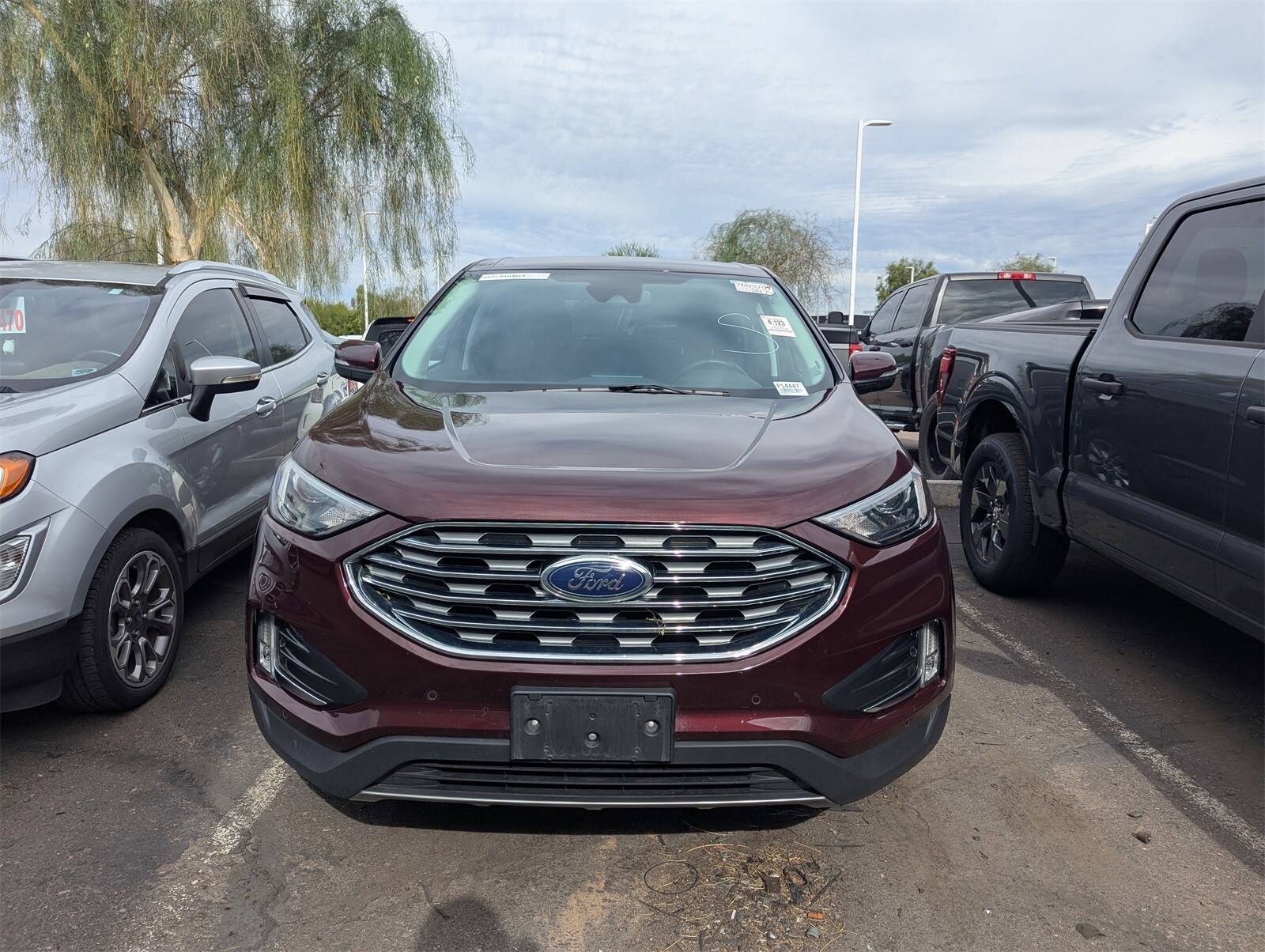2024 Ford Edge Titanium photo 2