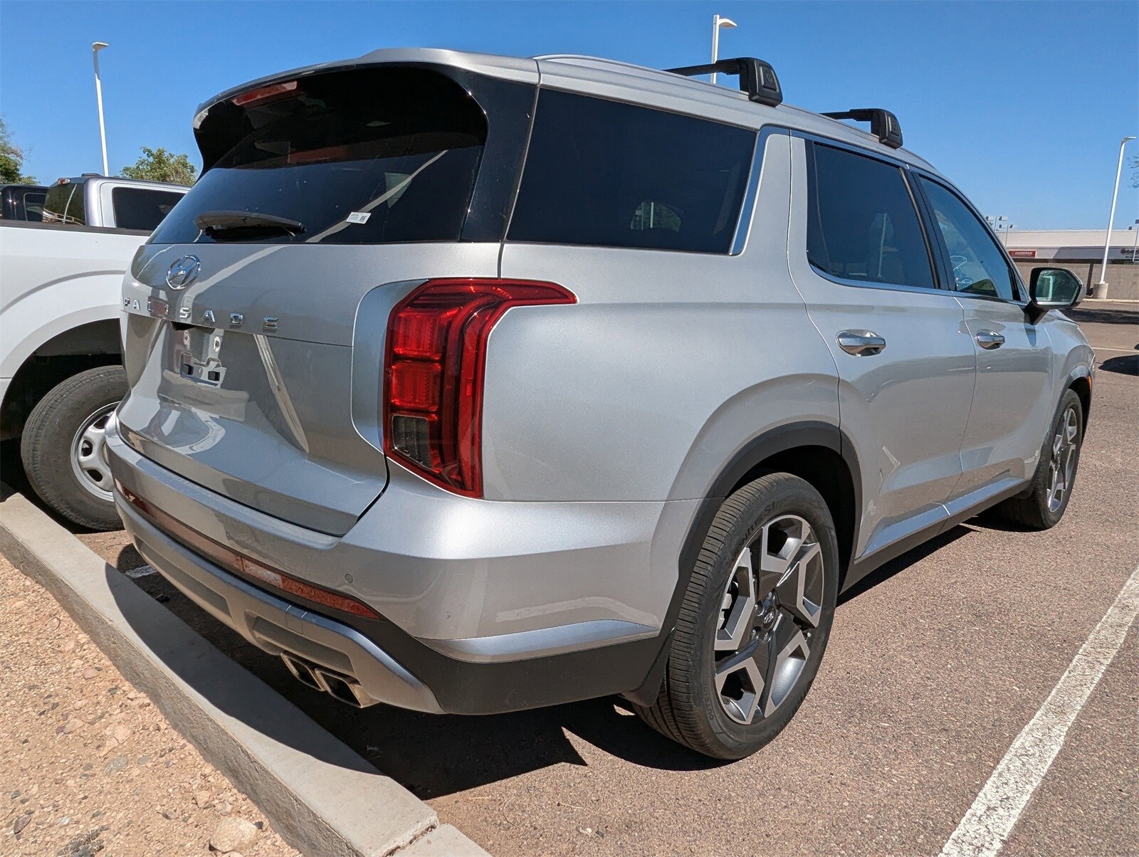 2024 Hyundai Palisade SEL photo 2