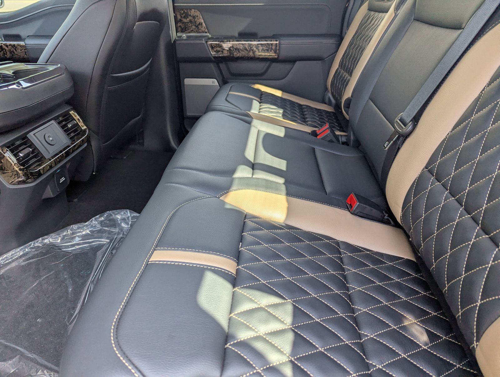 2025 Ford F-150 XLT - Photo 10