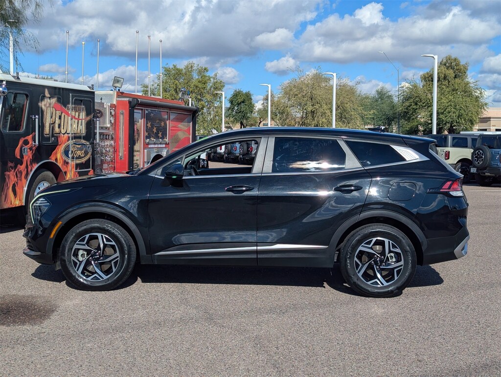 Used 2024 Kia Sportage LX SUV