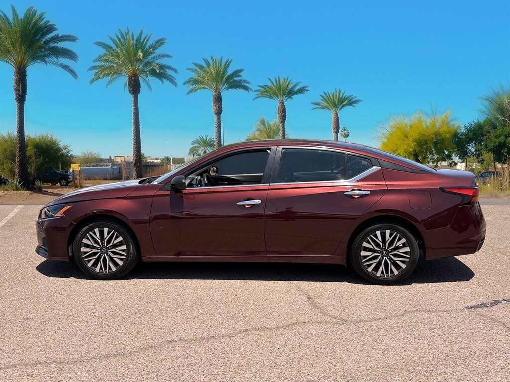 Used 2024 Nissan Altima 2.5 SV Sedan