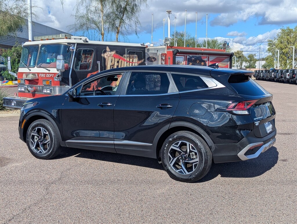 Used 2024 Kia Sportage LX SUV