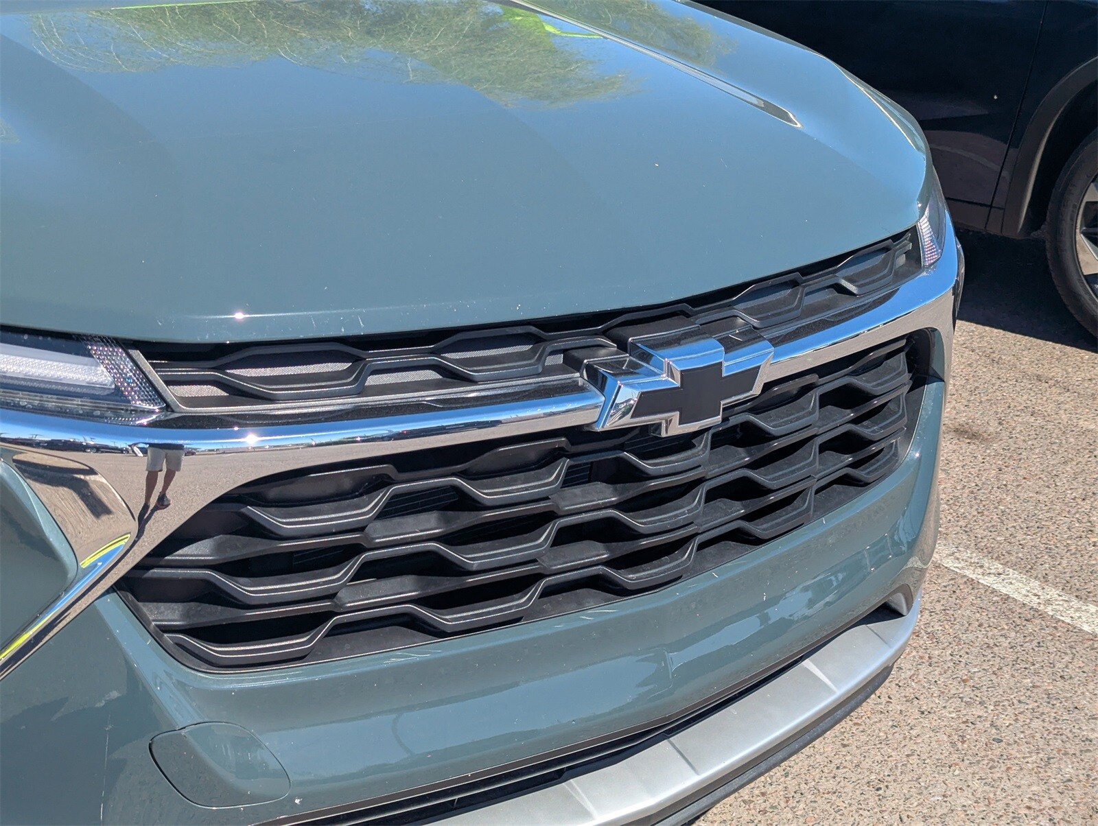 2025 Chevrolet Trax LT photo 4