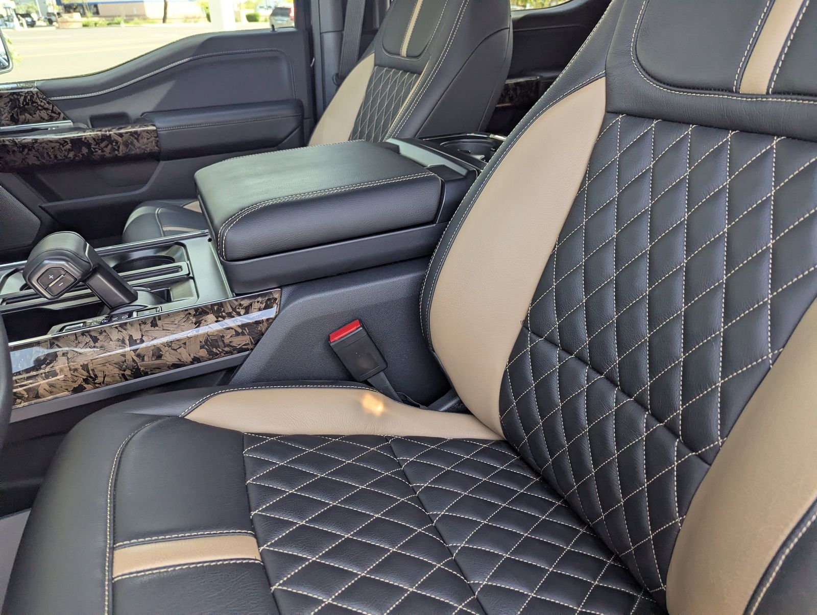 2025 Ford F-150 XLT - Photo 13