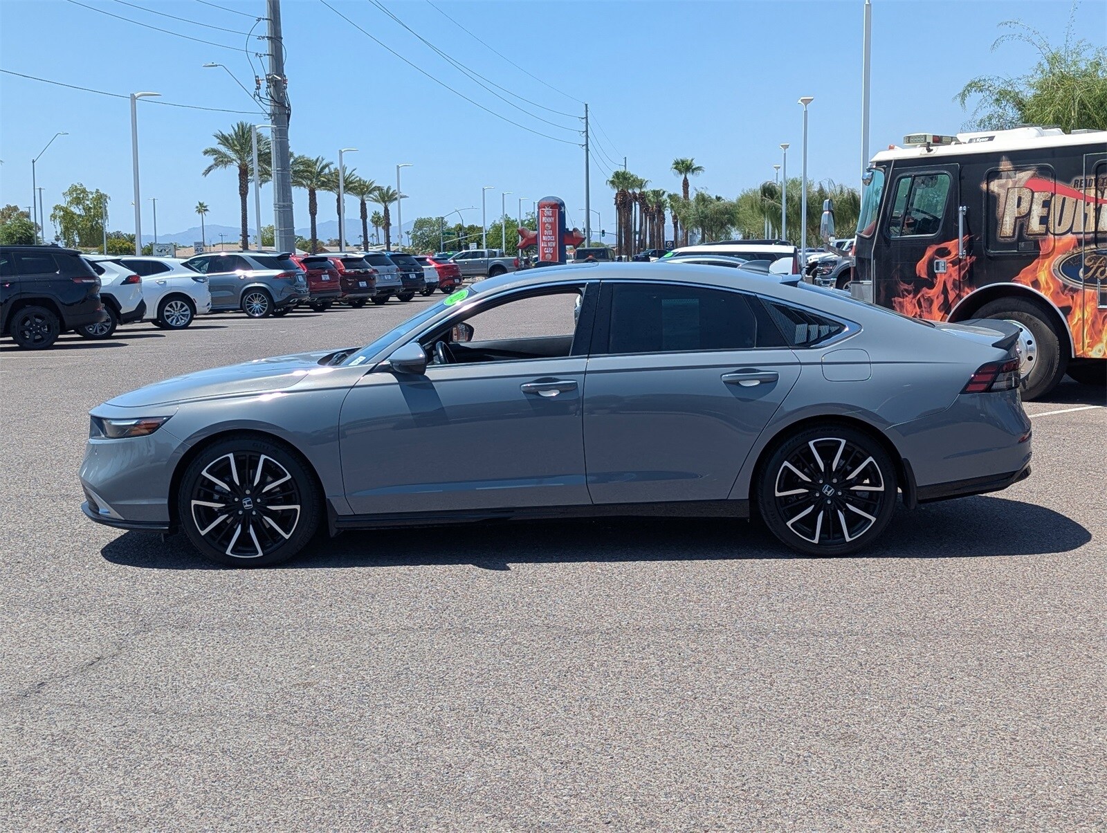 2023 Honda Accord Hybrid Touring photo 2