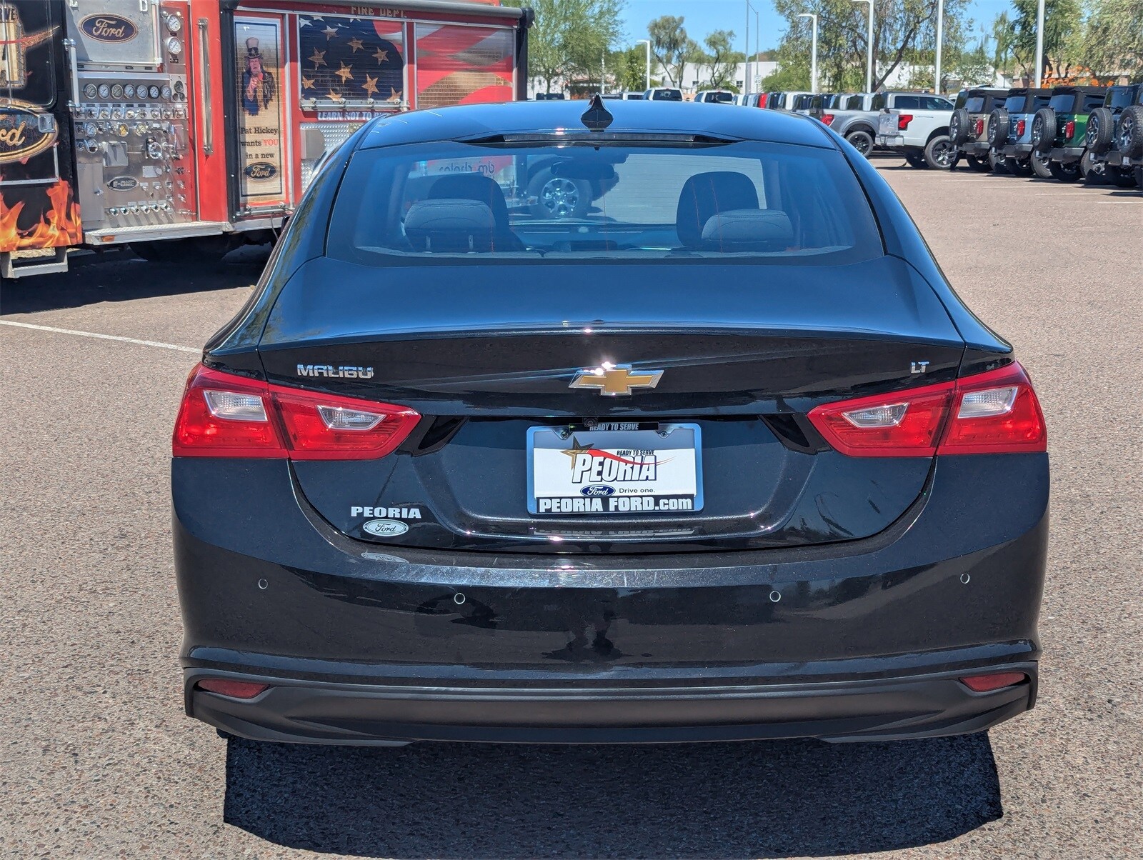 2024 Chevrolet Malibu 1LT photo 2