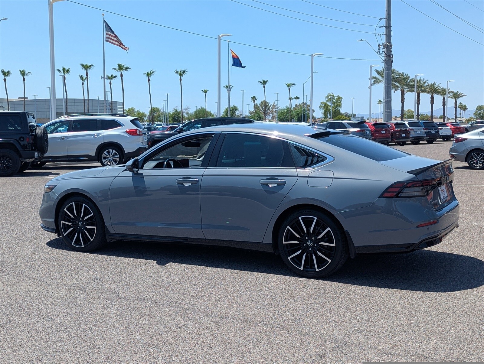 2023 Honda Accord Hybrid Touring photo 3