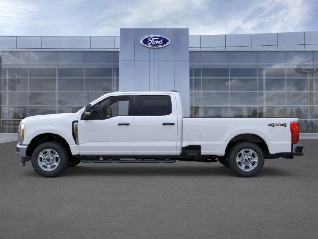 New 2026 Ford F-250 XLT Truck Crew Cab