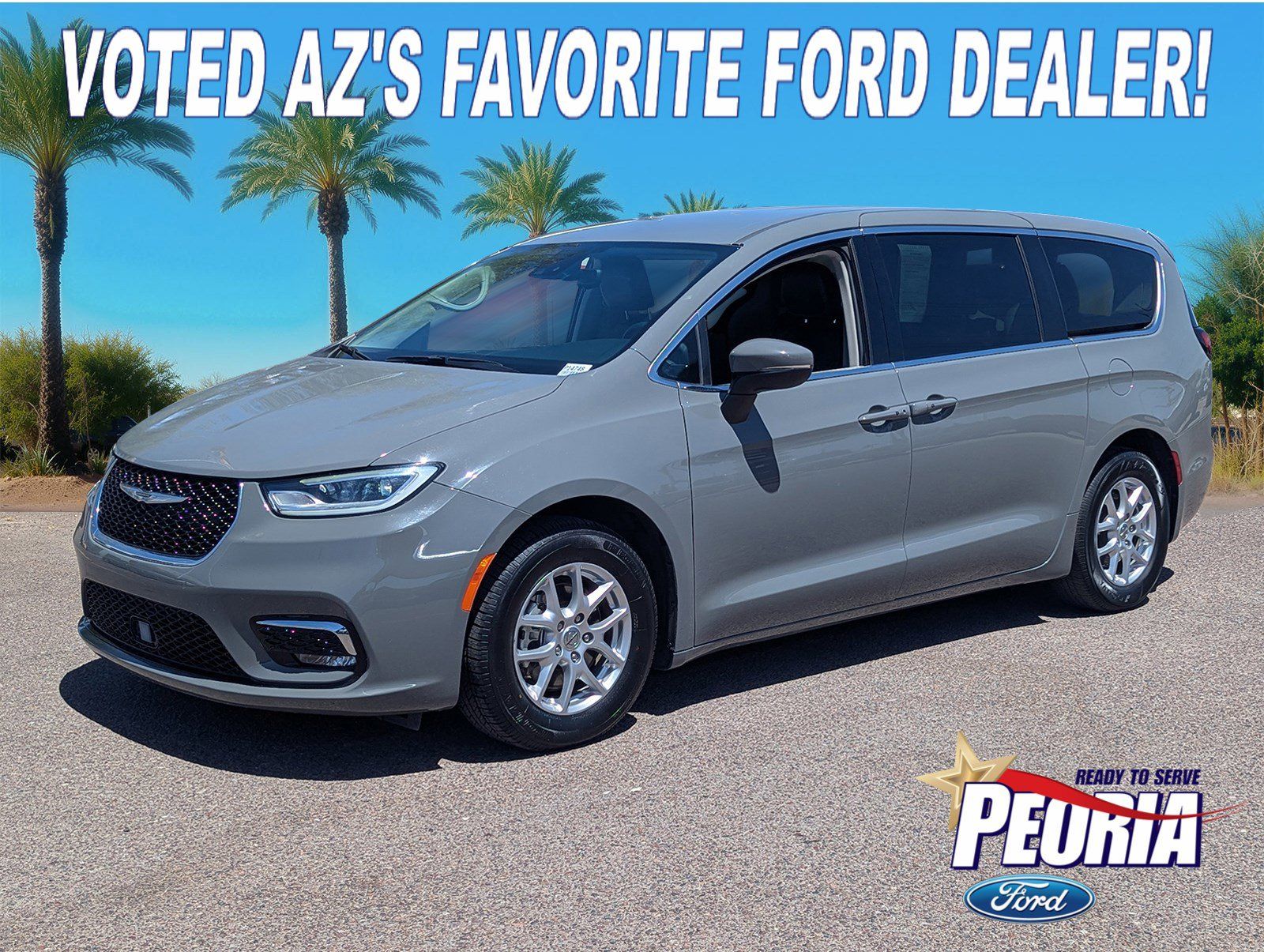 2023 Chrysler Pacifica Touring L's photo