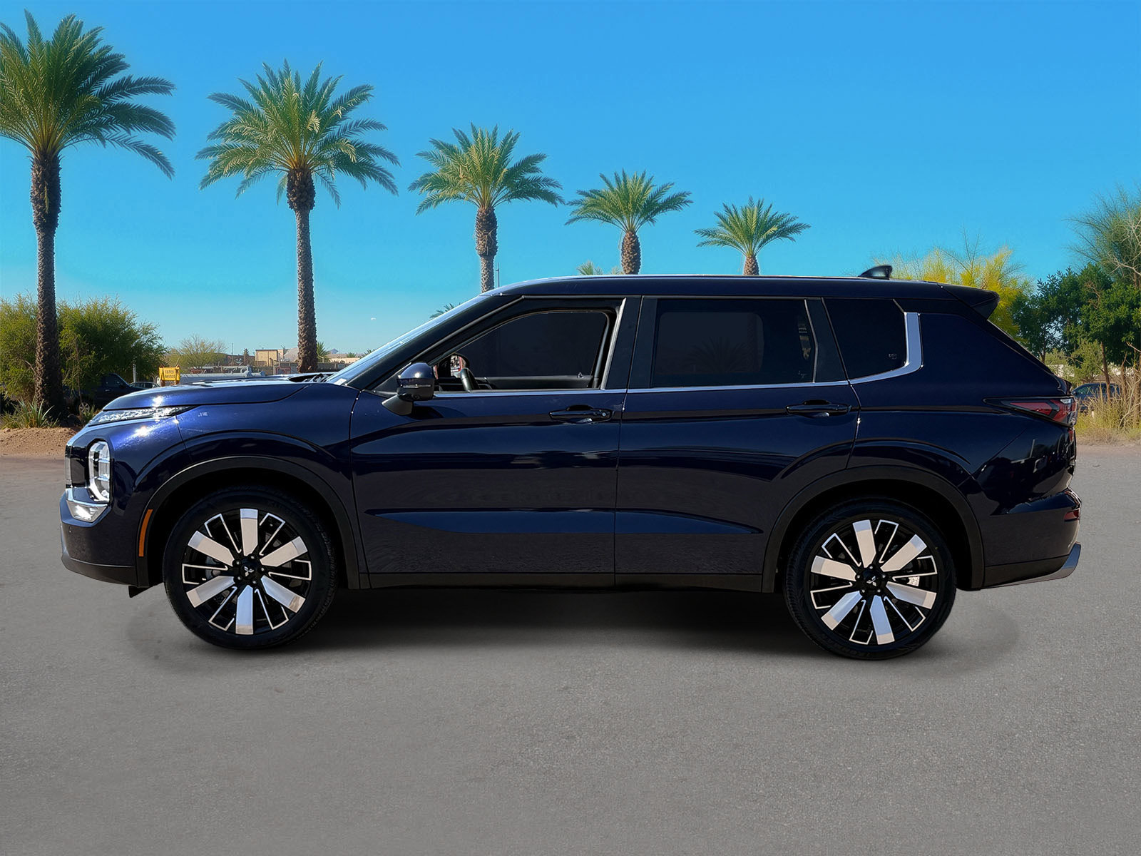 Used 2025 Mitsubishi Outlander SE SUV