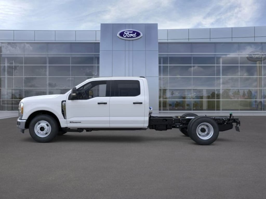 New 2026 Ford F-350 Chassis Truck Crew Cab