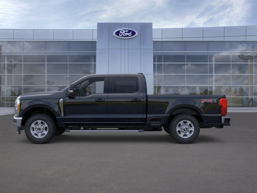 New 2026 Ford F-250 XLT Truck Crew Cab