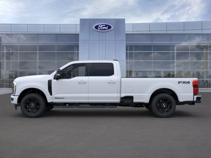 2025 Ford F-350 Lariat photo 3