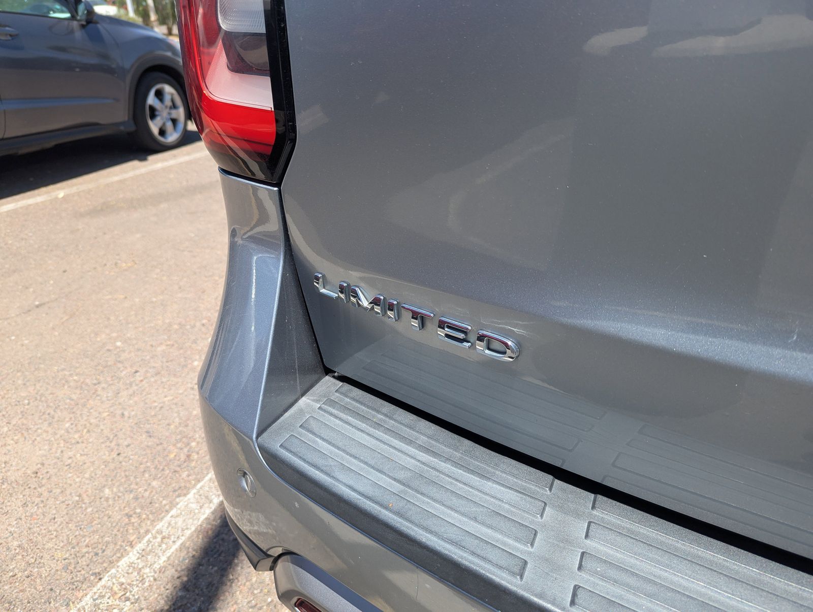 View vehicle photo 4