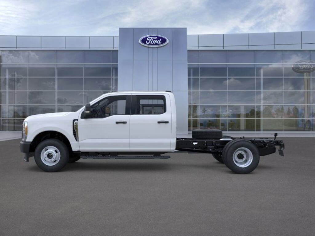 New 2026 Ford F-350 Chassis Truck Crew Cab