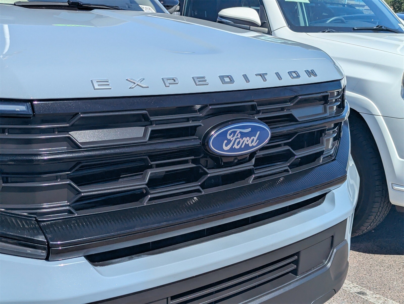 2025 Ford Expedition MAX photo 3