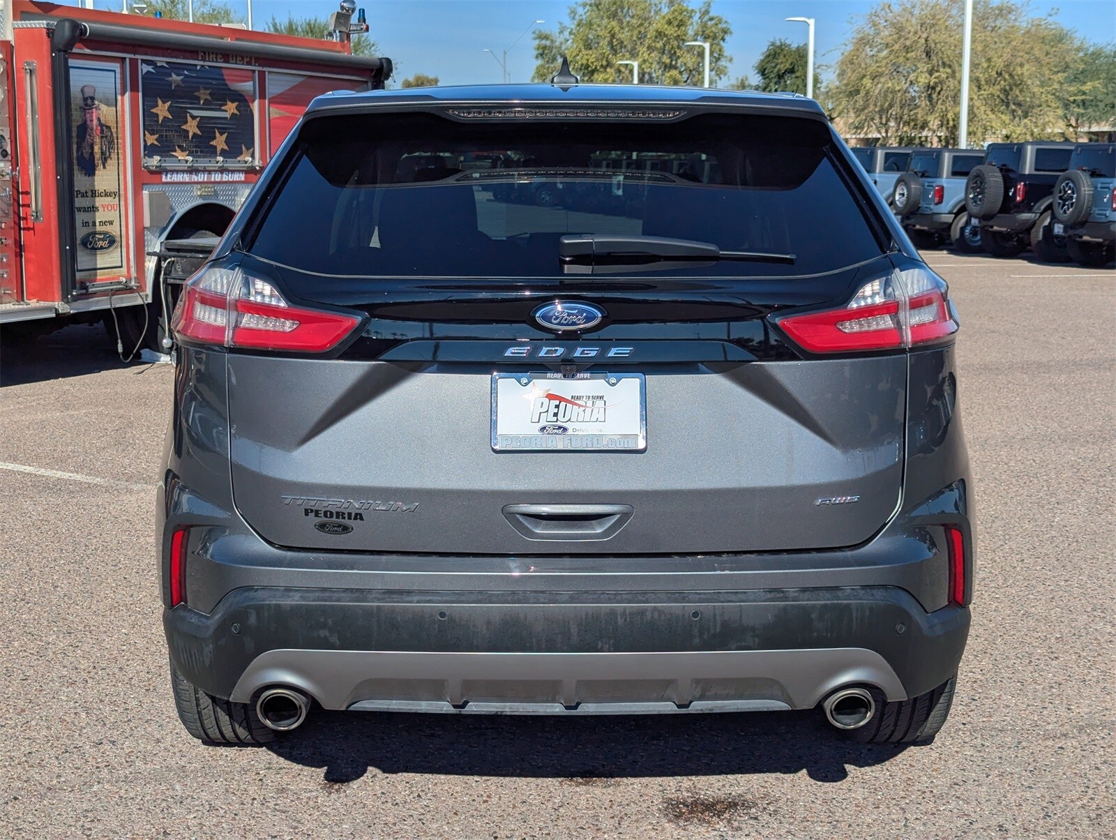 2024 Ford Edge Titanium photo 2