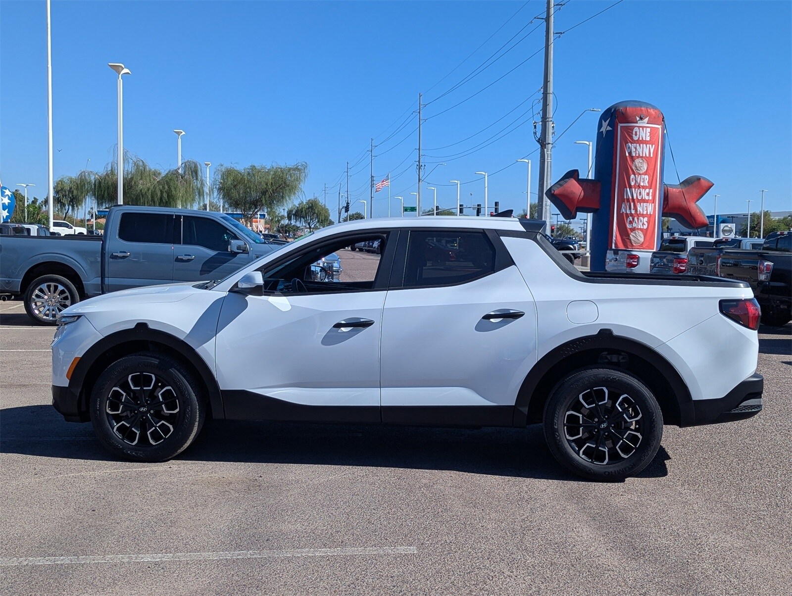 2022 Hyundai Santa Cruz SE photo 3