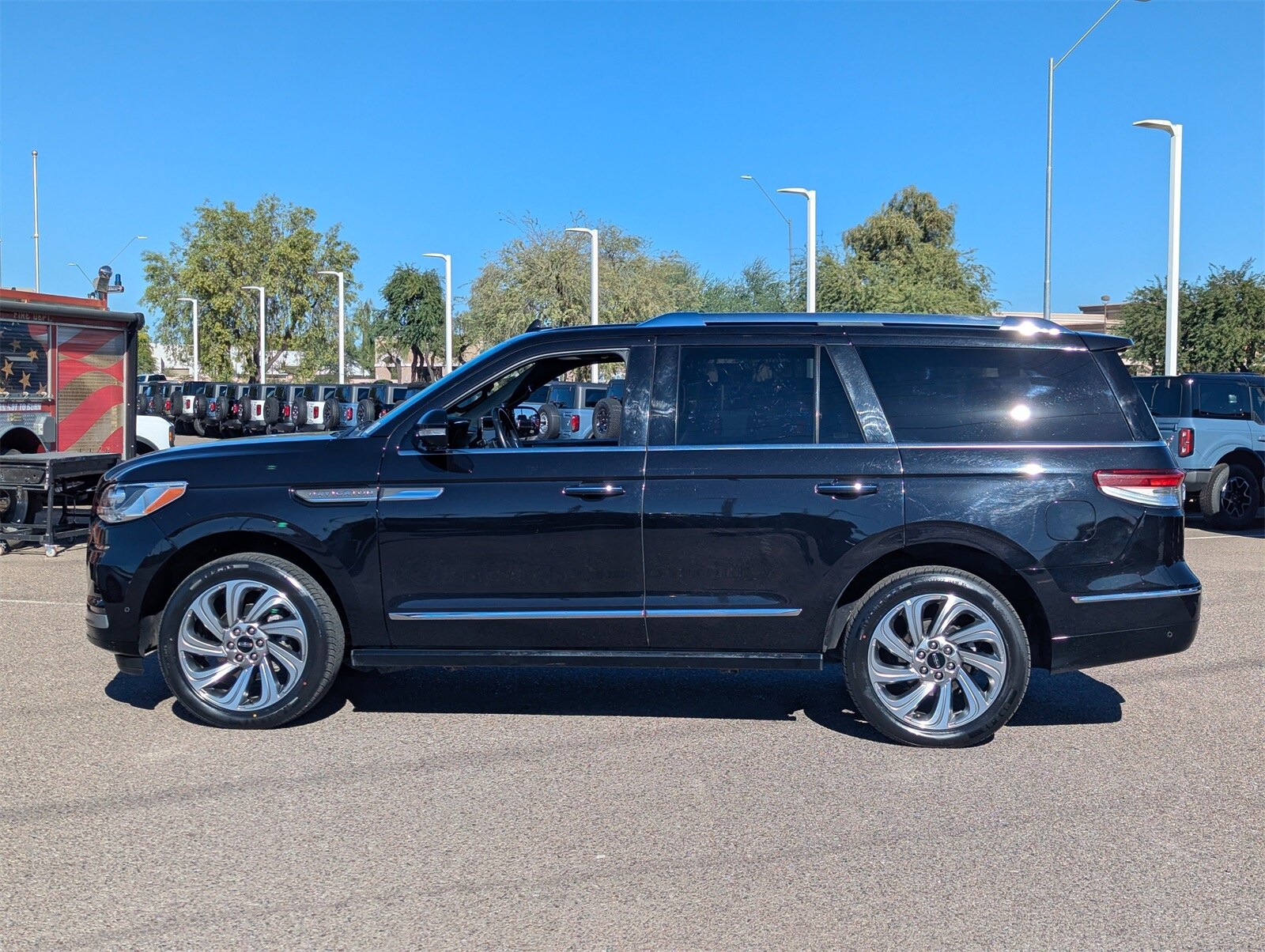 2024 Lincoln Navigator Reserve photo 3