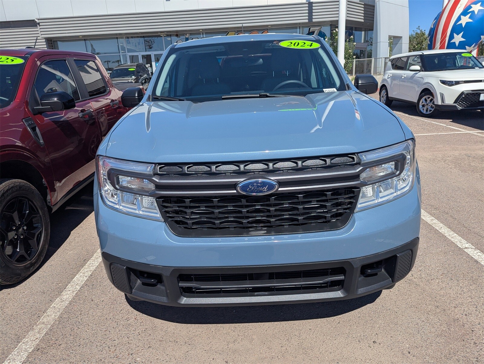 2024 Ford Maverick XLT photo 2