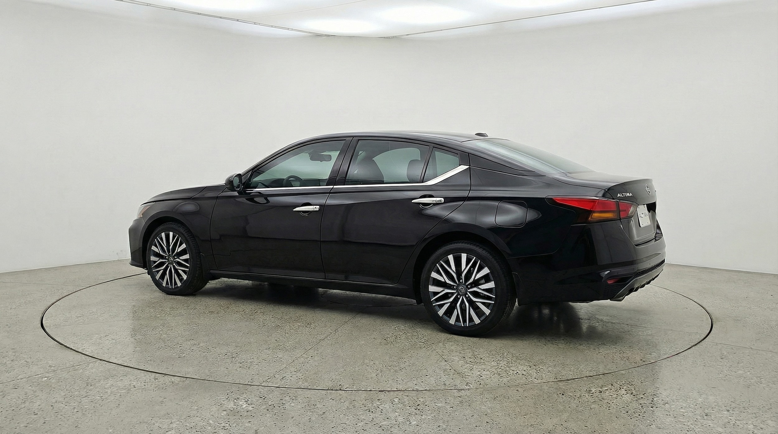 Thumbnail: 2025 Nissan Altima - 5