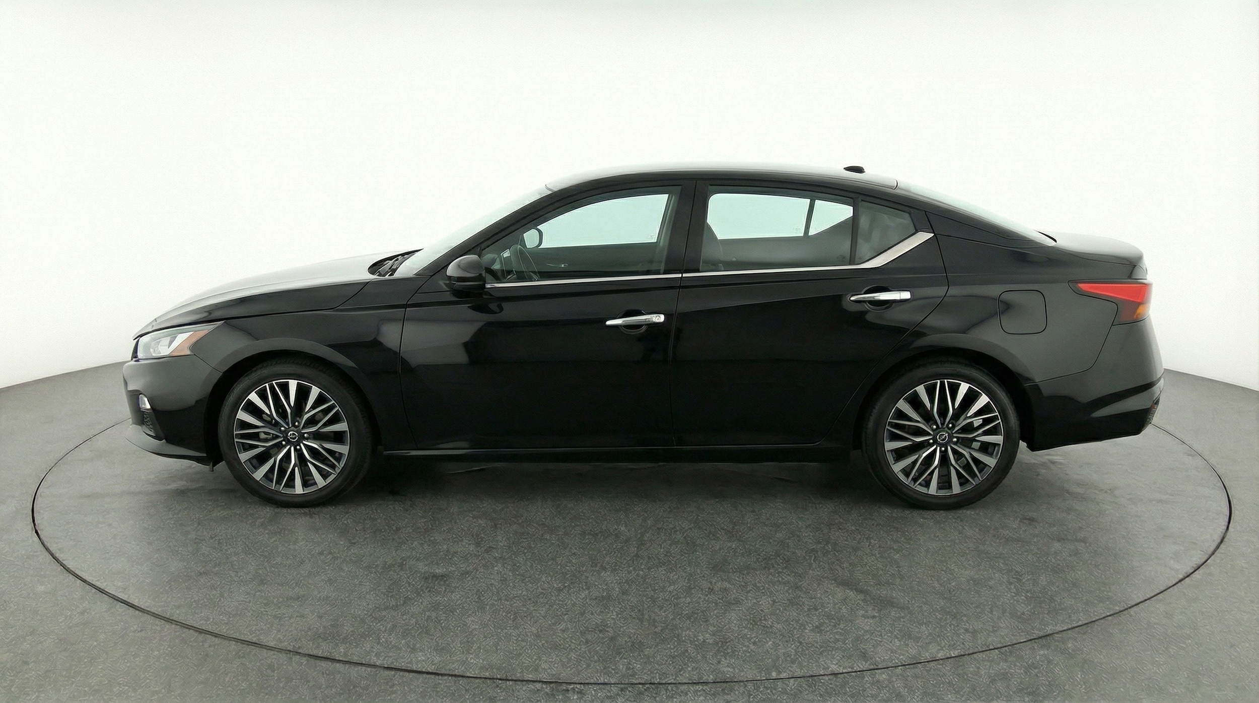 Thumbnail: 2025 Nissan Altima - 4