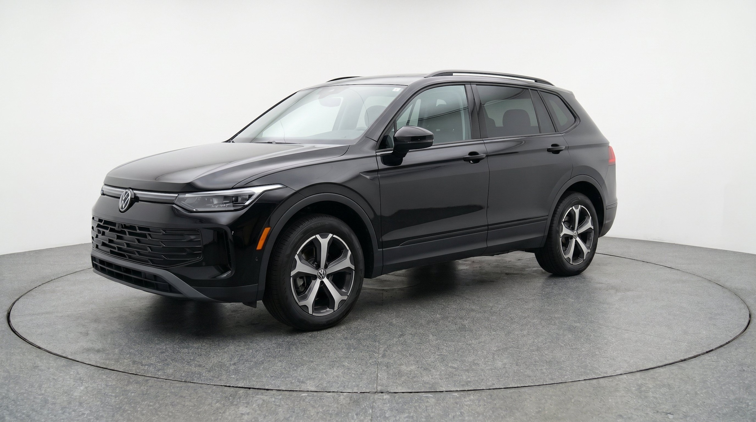 Thumbnail: 2026 Volkswagen Tiguan - 3