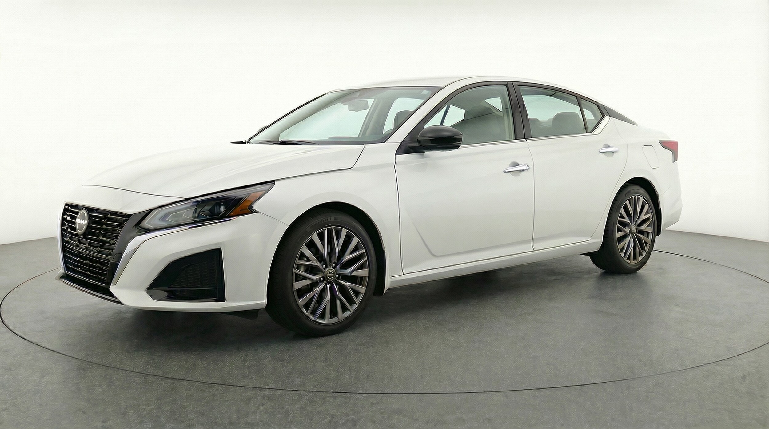 Thumbnail: 2025 Nissan Altima - 3