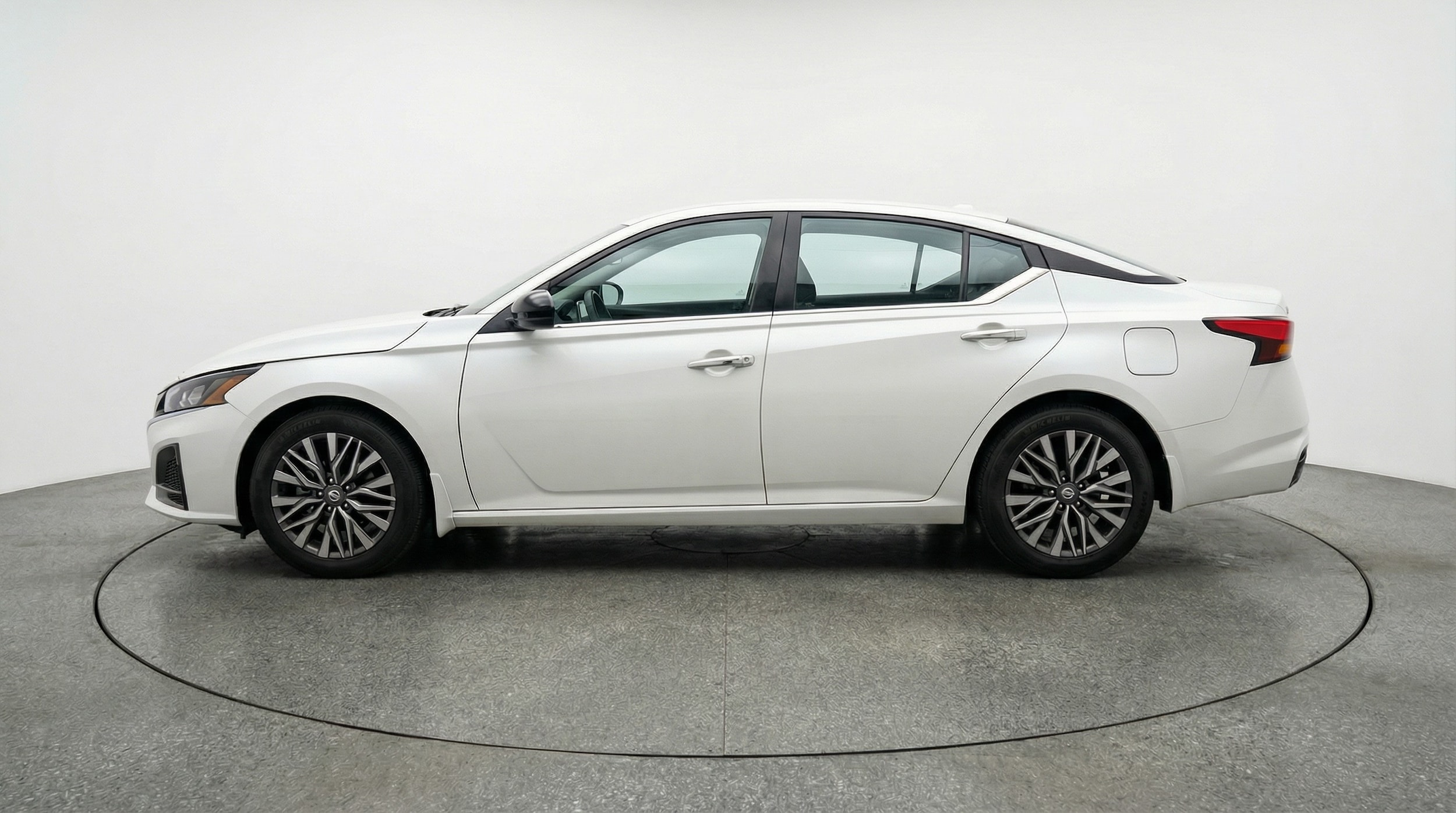 Thumbnail: 2025 Nissan Altima - 4