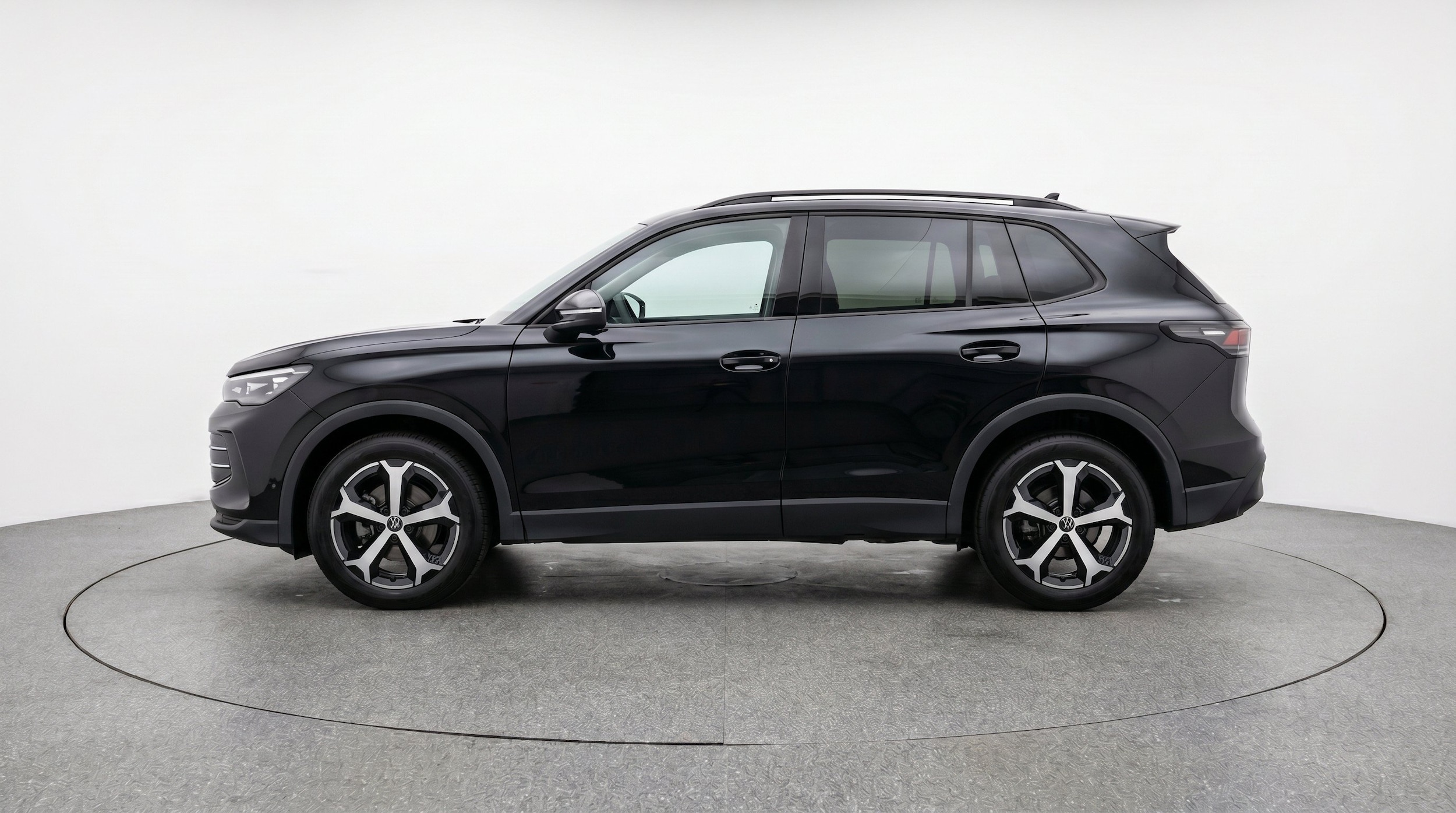 Thumbnail: 2026 Volkswagen Tiguan - 5