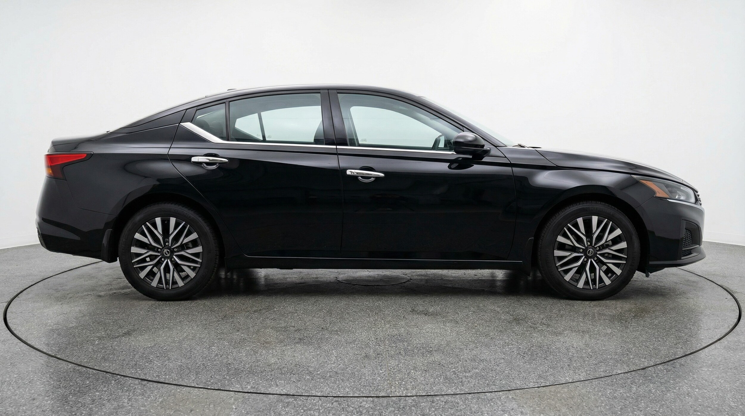 Thumbnail: 2025 Nissan Altima - 8