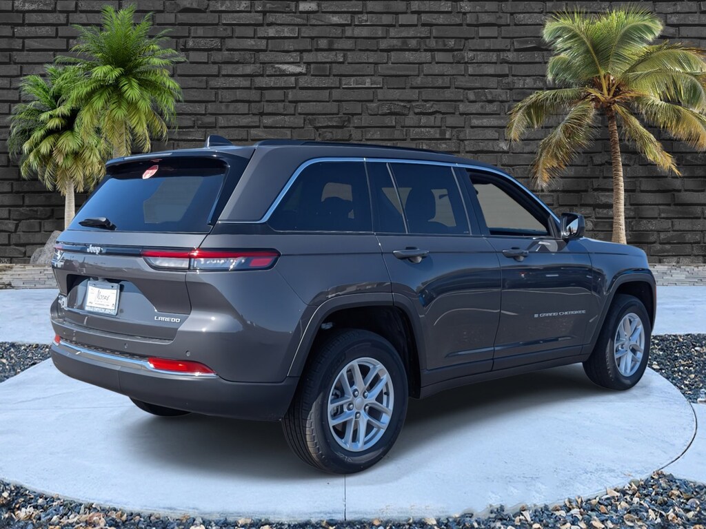 Used 2025 Jeep Grand Cherokee Laredo SUV