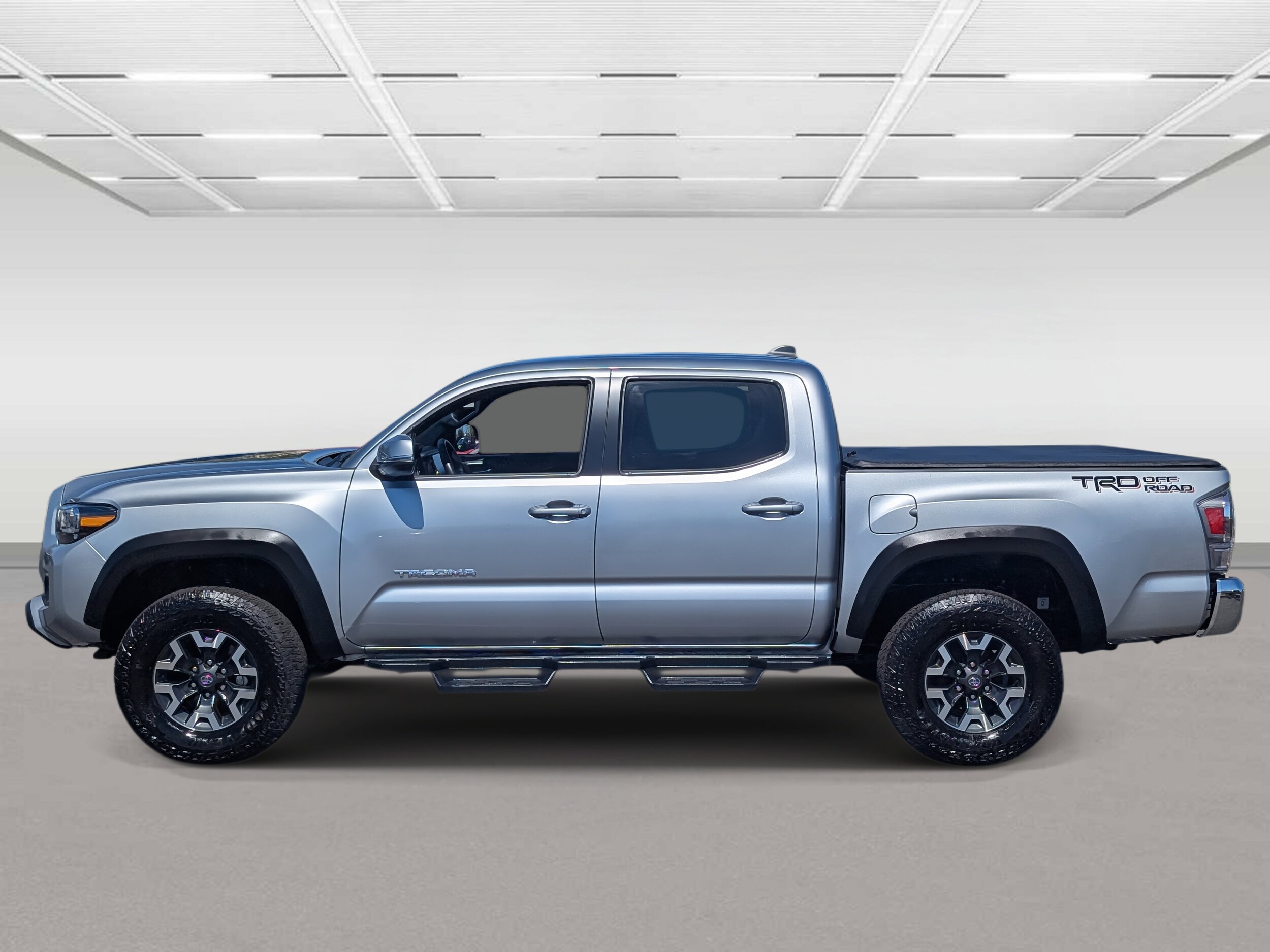2023 Toyota Tacoma SR5 photo 2