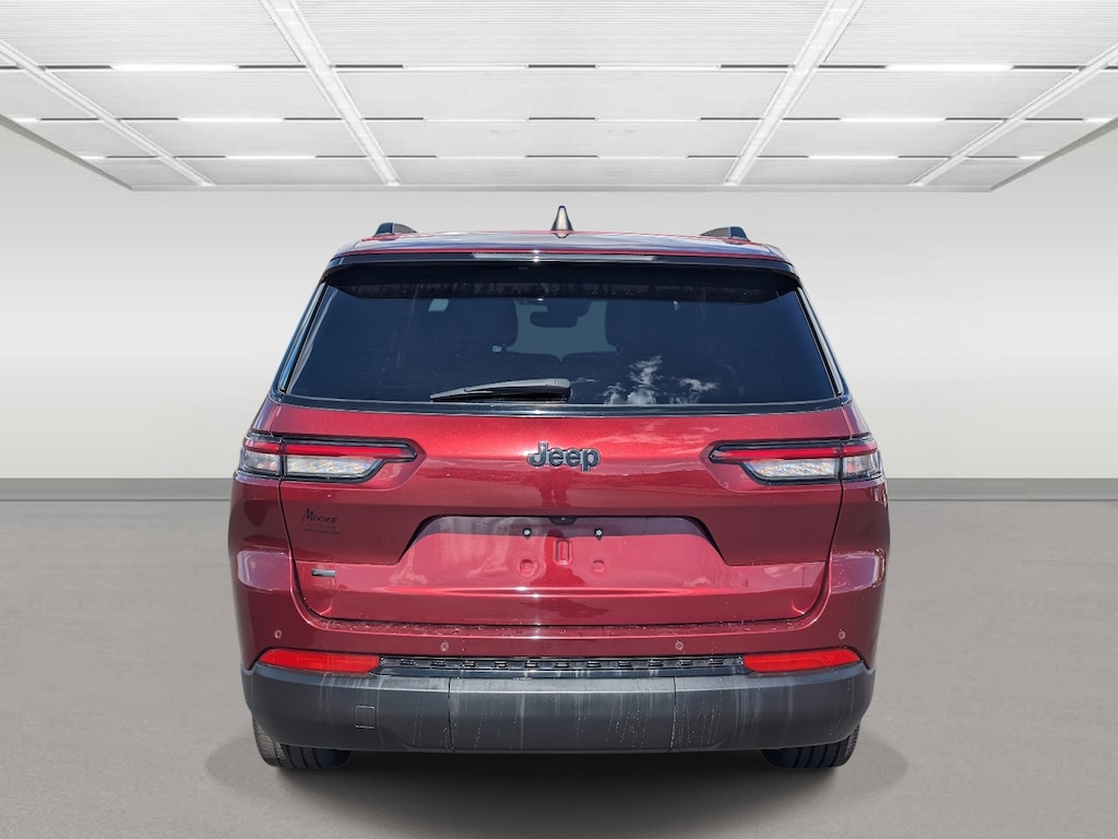 Used 2022 Jeep New Grand Cherokee Laredo SUV