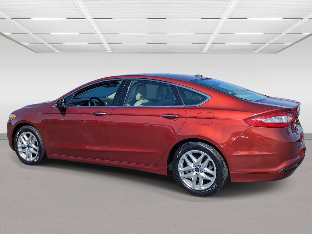 Used 2014 Ford Fusion SE Sedan