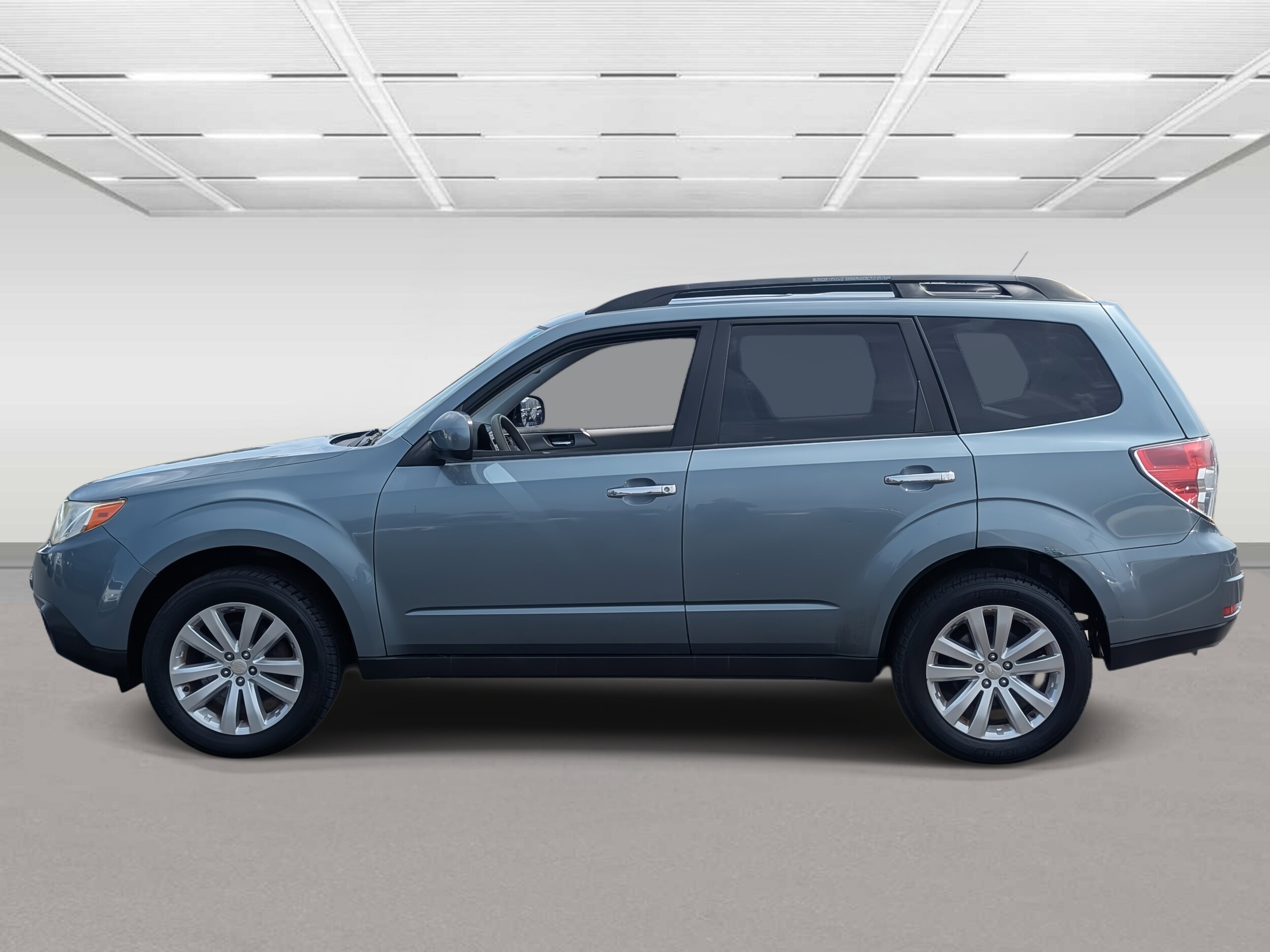 2012 Subaru Forester 2.5X Premium photo 2