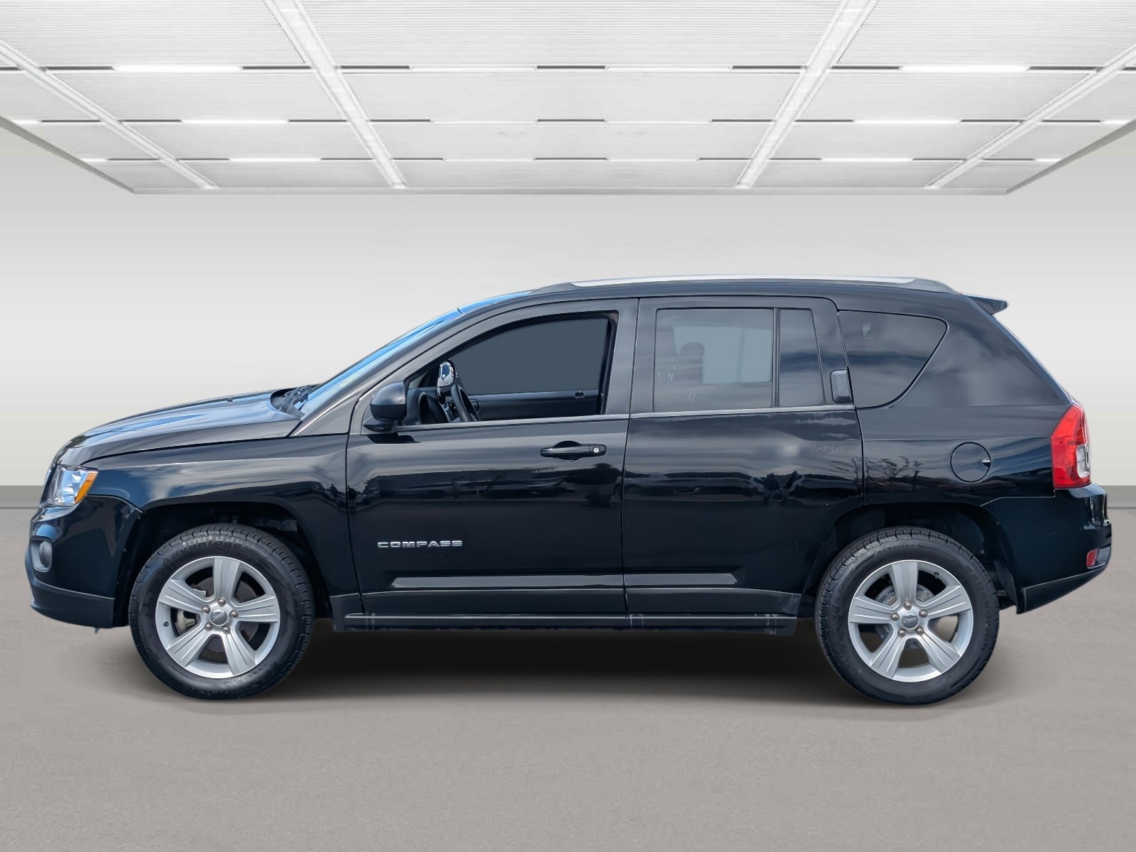 2013 Jeep Compass Sport photo 2