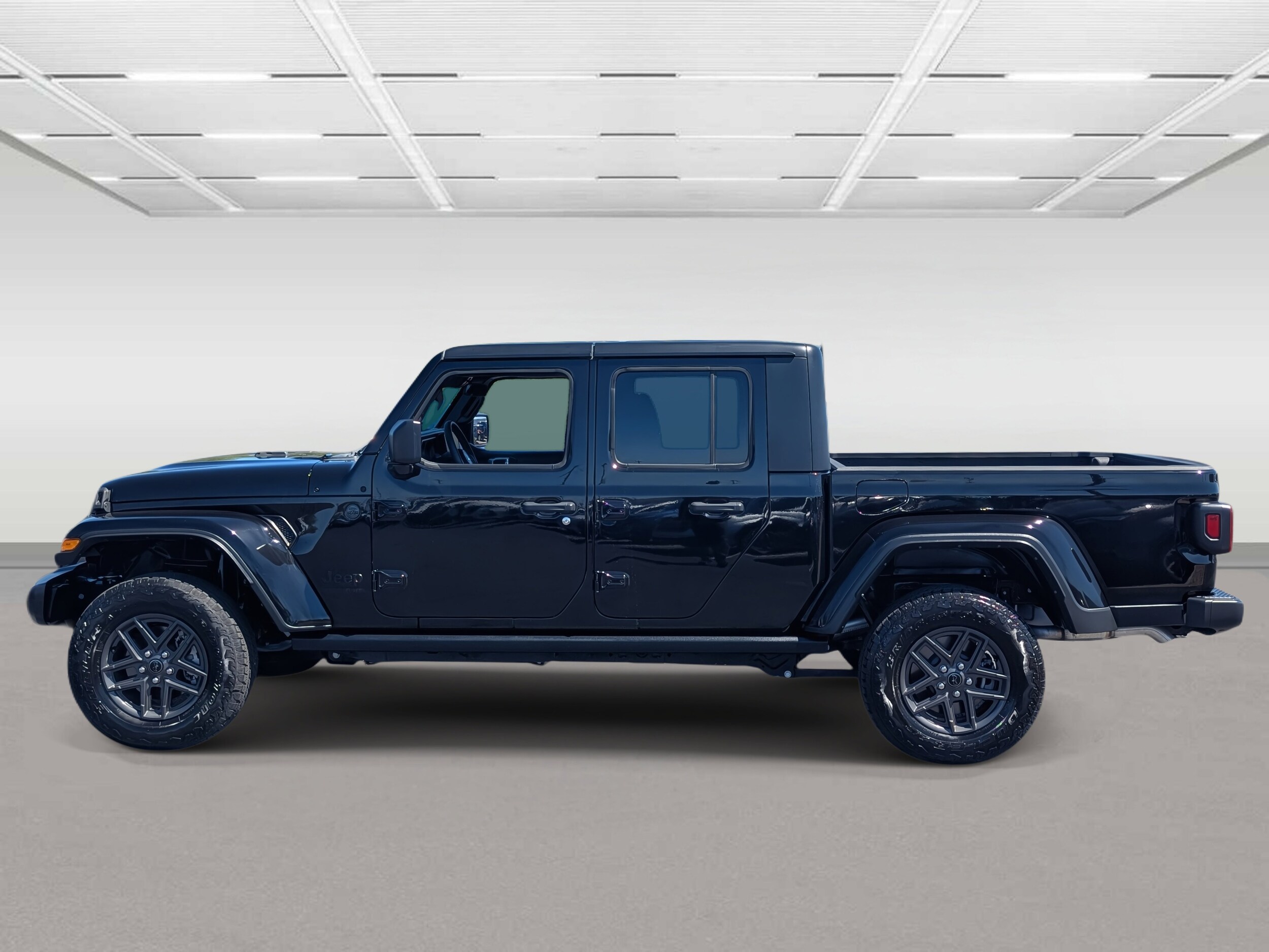 2024 Jeep Gladiator Sport photo 2