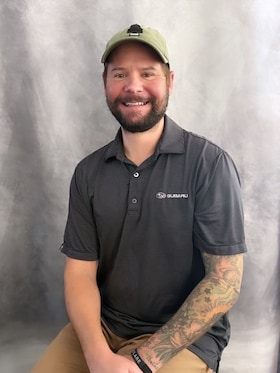 Staff member Devon from ID_5bfeee5cdb57