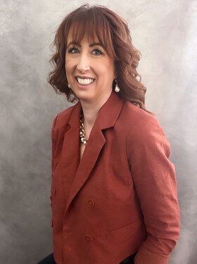 Staff member Mariah Irish from ID_d3fd58211648