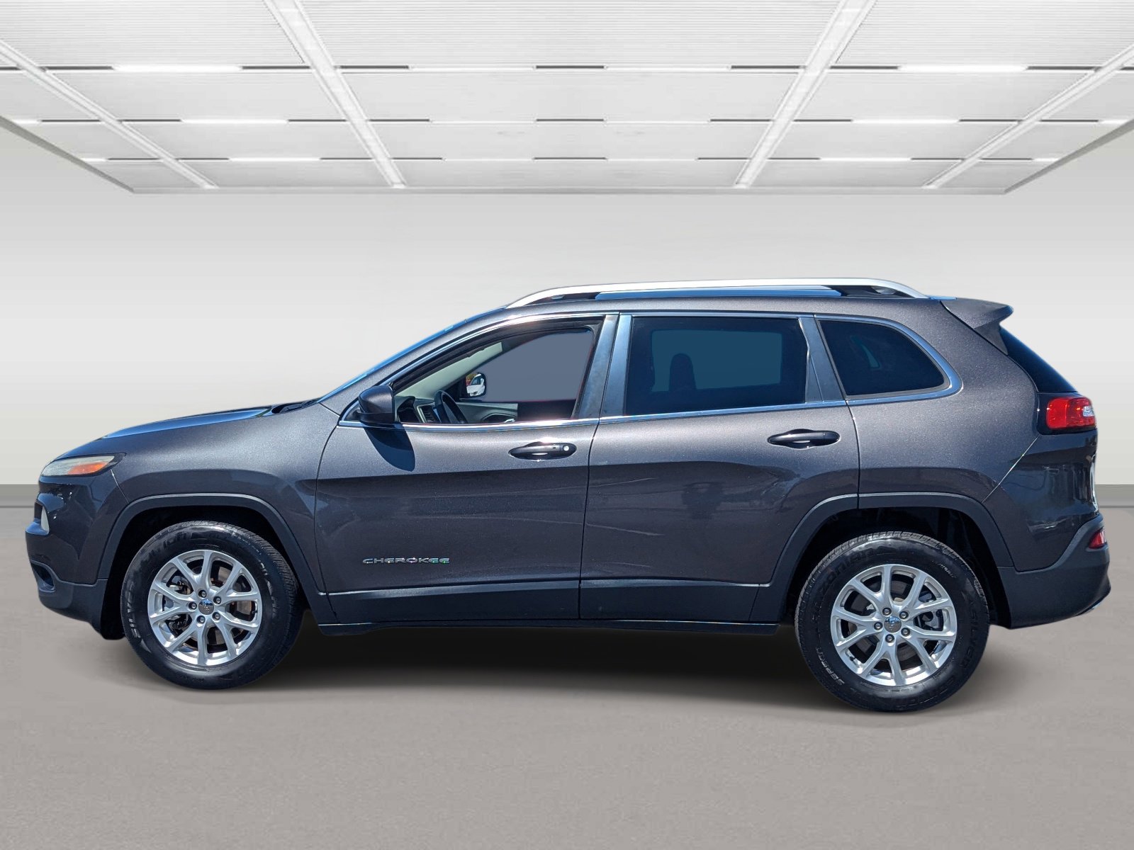 Used 2017 Jeep Cherokee Latitude with VIN 1C4PJLCS7HW592063 for sale in Peoria, AZ