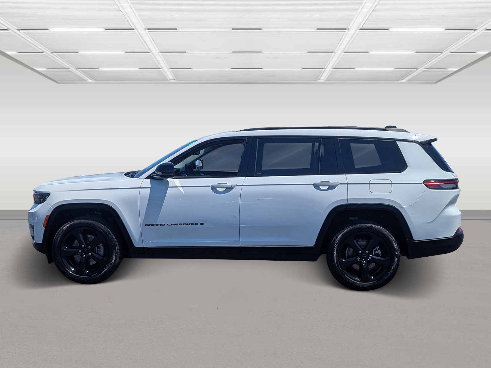 2022 Jeep Grand Cherokee Limited photo 2