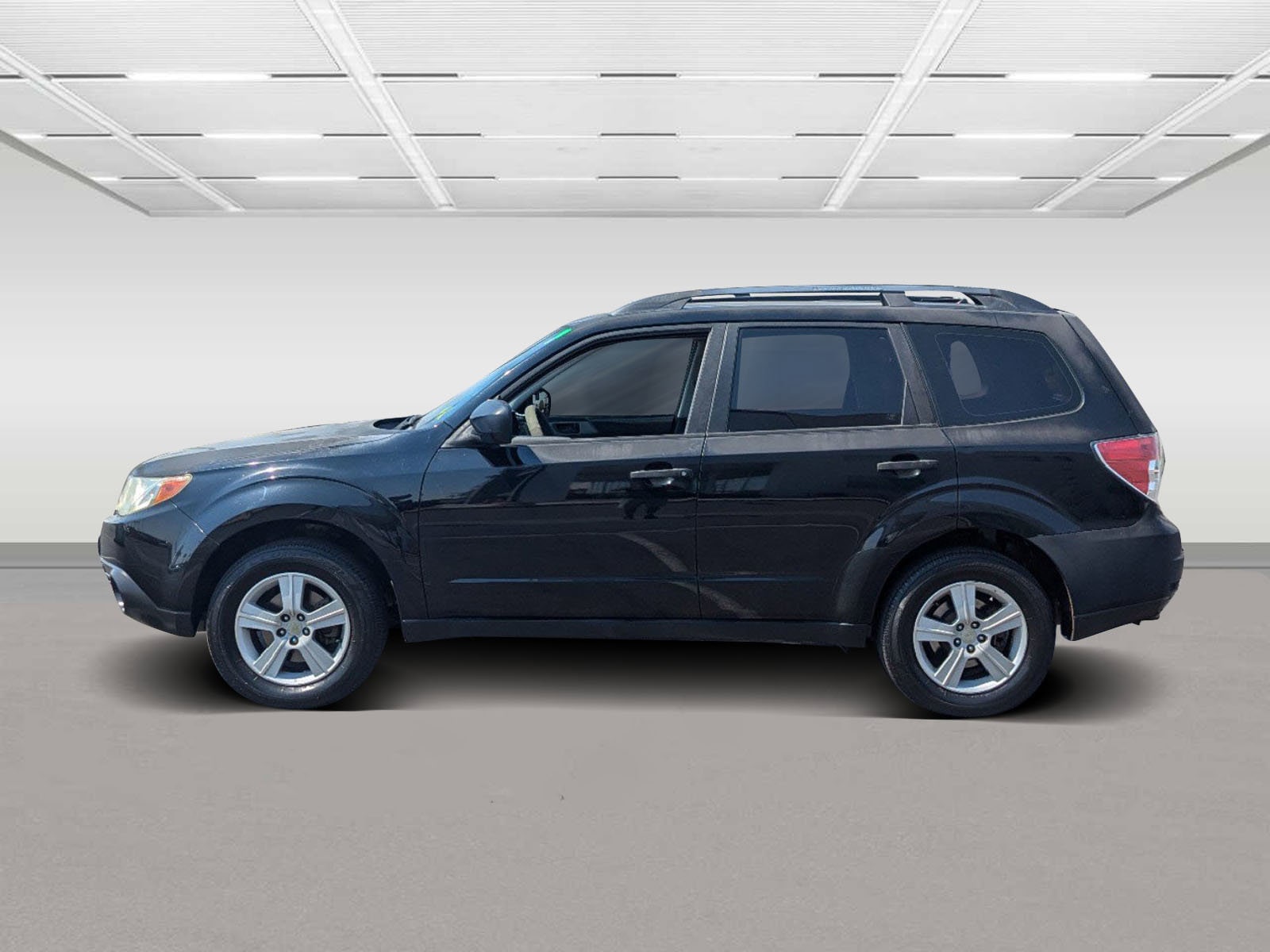 Used 2010 Subaru Forester X with VIN JF2SH6BC3AG903796 for sale in Peoria, AZ