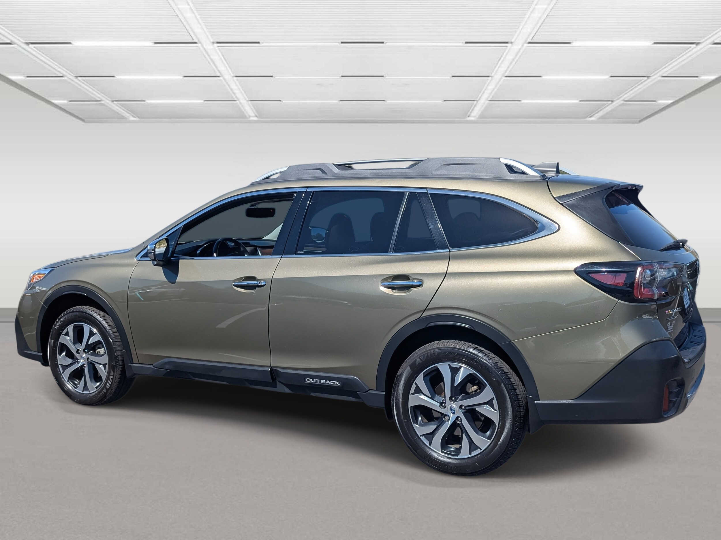 2020 Subaru Outback Touring photo 3