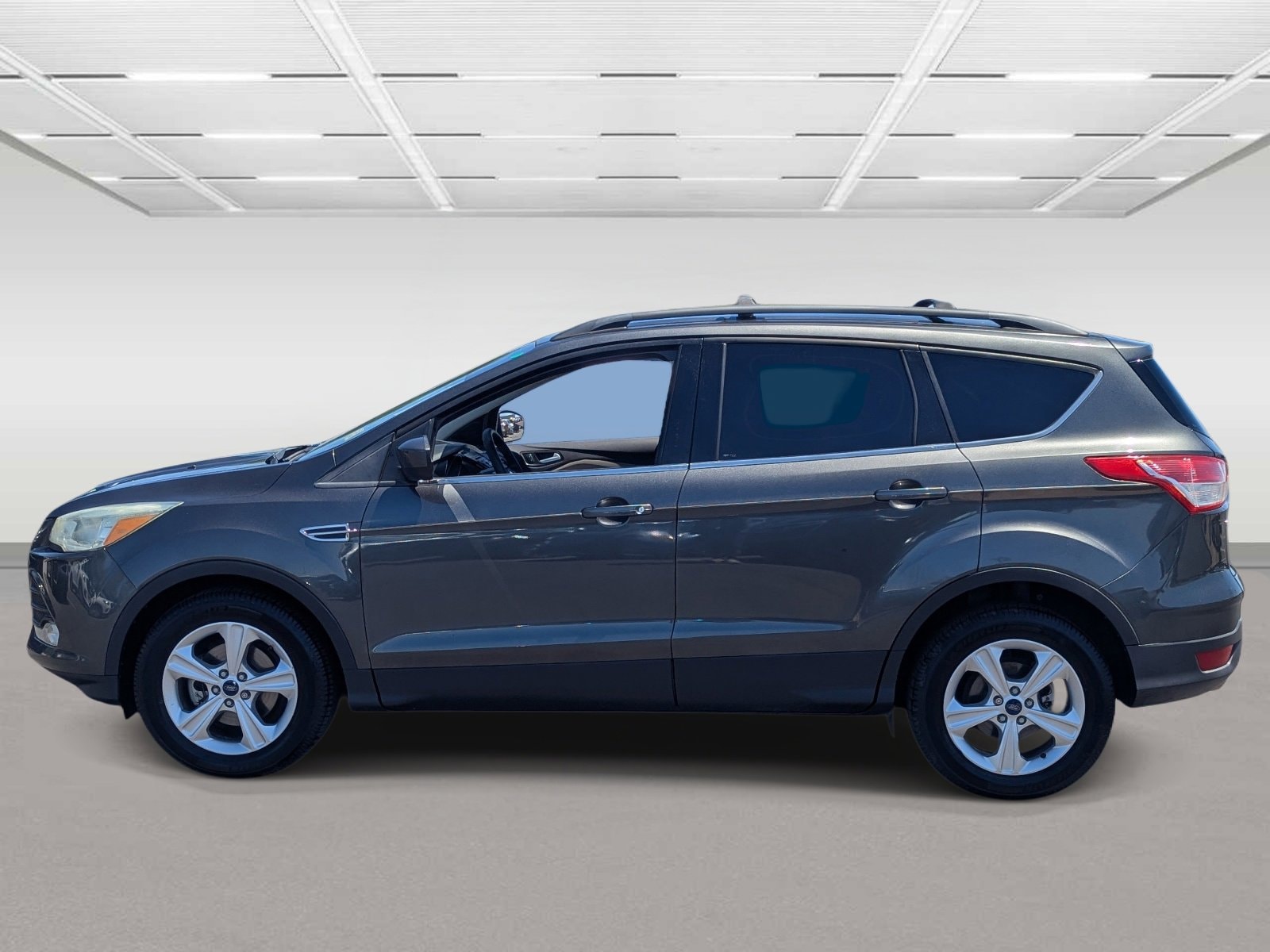 Used 2016 Ford Escape SE with VIN 1FMCU0GX5GUA85078 for sale in Peoria, AZ
